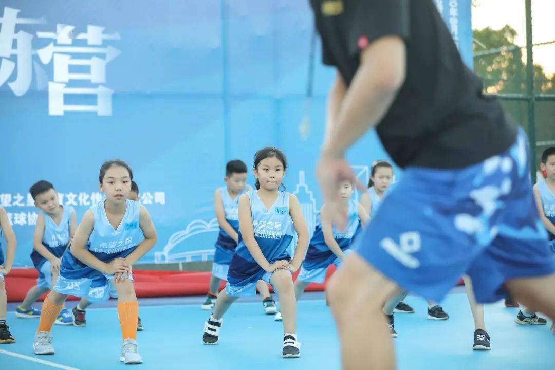  篮球训练营培育未来希望之星
