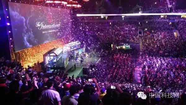  电竞周边产品热销彰显粉丝经济  