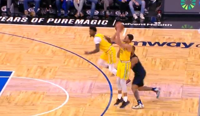  勇士末节发力客场轻取独行侠