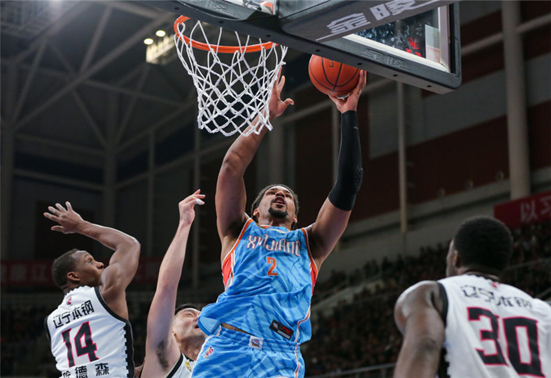  内线巨无霸统治禁区彰显绝对实力