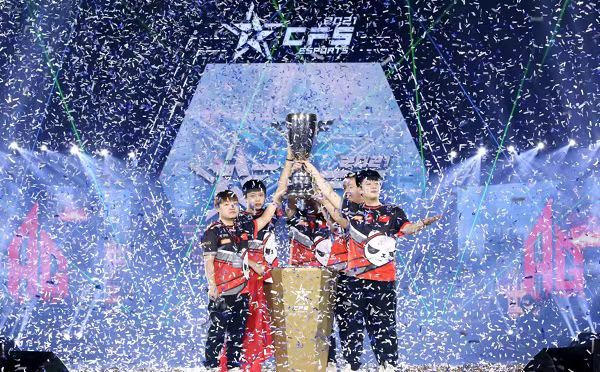  草根选手逆袭之路震撼电竞圈层