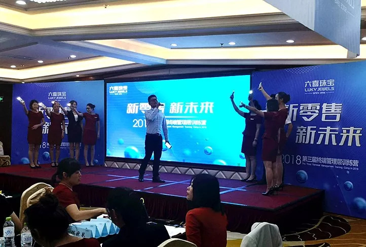  电竞训练营开放，零基础学员接受专业指导