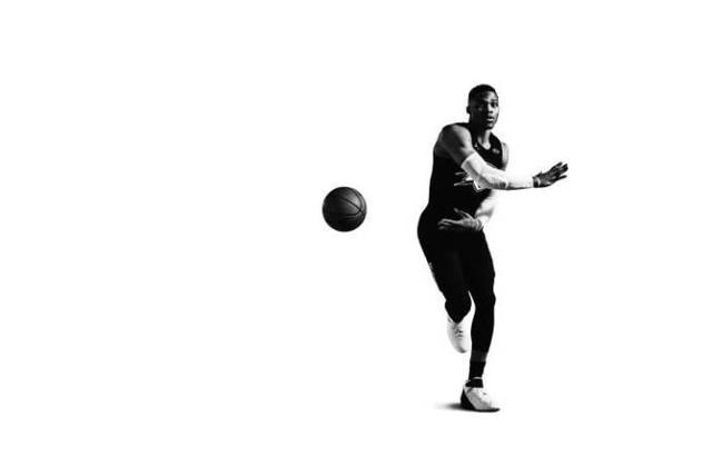  内线绞肉机对抗激烈篮板争夺白热化