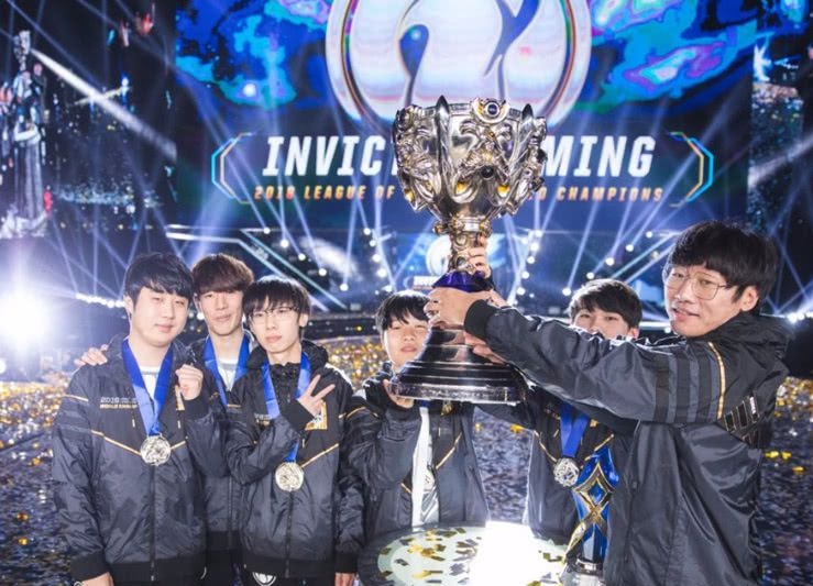 英雄联盟全明星赛星光璀璨,东西方顶尖选手同台献技