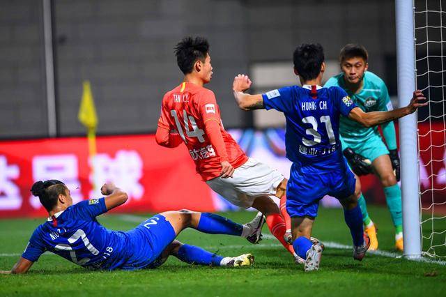 青训小将替补建功,绝杀球点燃主场